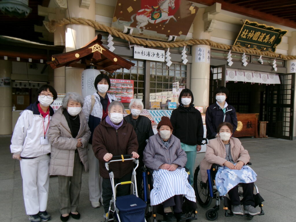 広島護国神社ご本殿前の集合写真